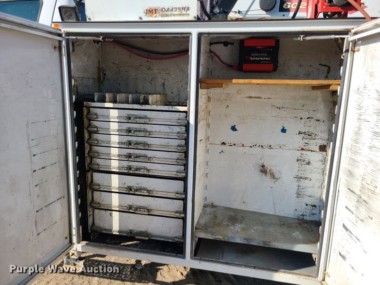 image for item MG9699 2007 Ford F750 Super Duty  utility / service truck