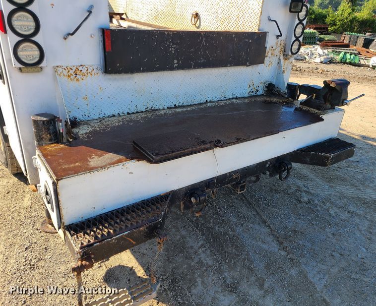 image for item MG9699 2007 Ford F750 Super Duty  utility / service truck