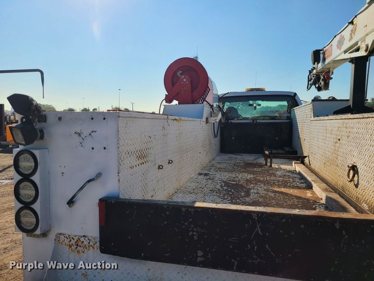 image for item MG9699 2007 Ford F750 Super Duty  utility / service truck