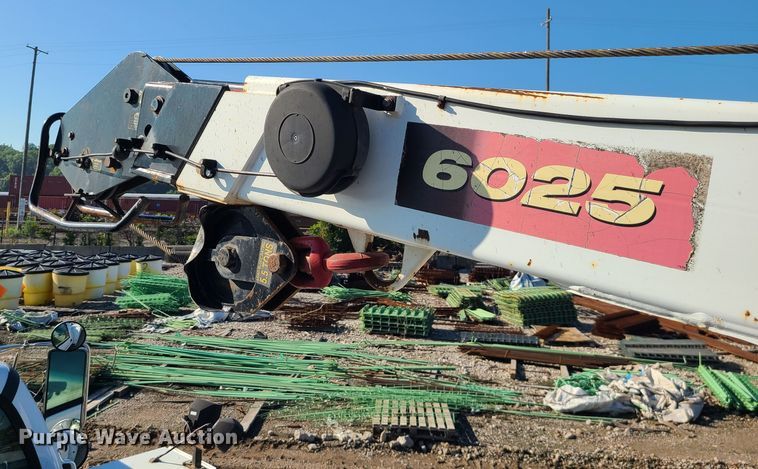 image for item MG9699 2007 Ford F750 Super Duty  utility / service truck