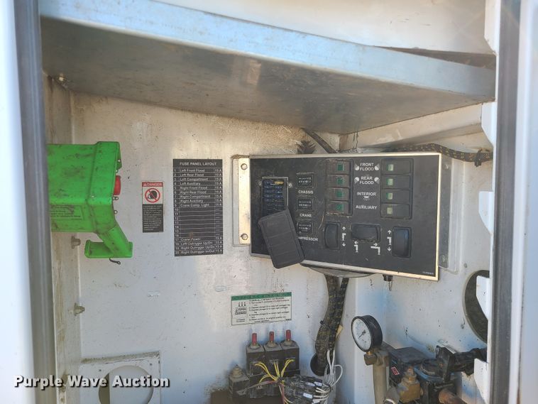 image for item MG9699 2007 Ford F750 Super Duty  utility / service truck