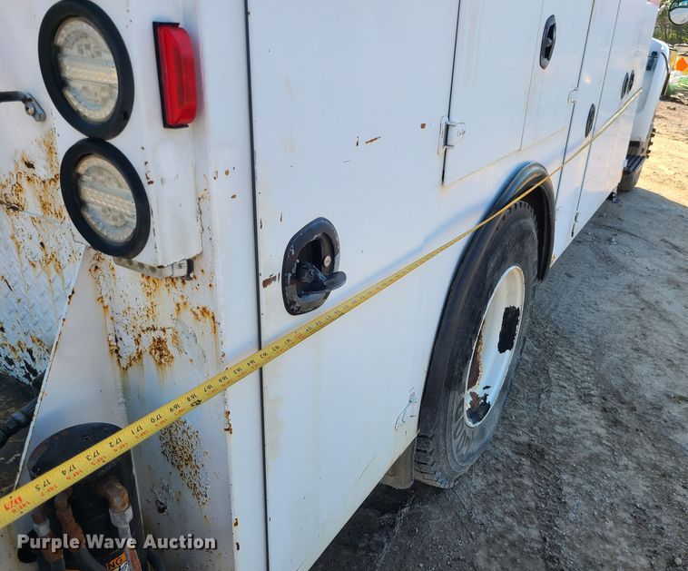 image for item MG9699 2007 Ford F750 Super Duty  utility / service truck