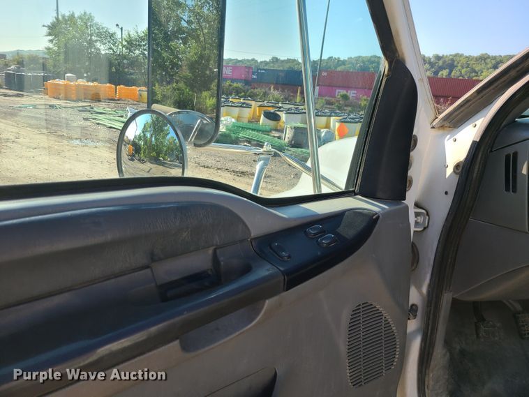 image for item MG9699 2007 Ford F750 Super Duty  utility / service truck