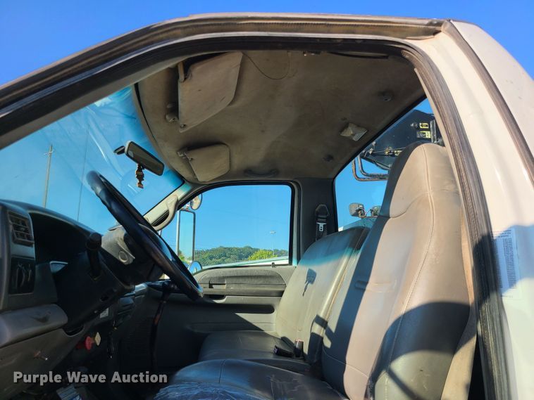 image for item MG9699 2007 Ford F750 Super Duty  utility / service truck