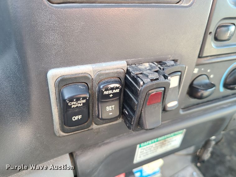 image for item MG9699 2007 Ford F750 Super Duty  utility / service truck