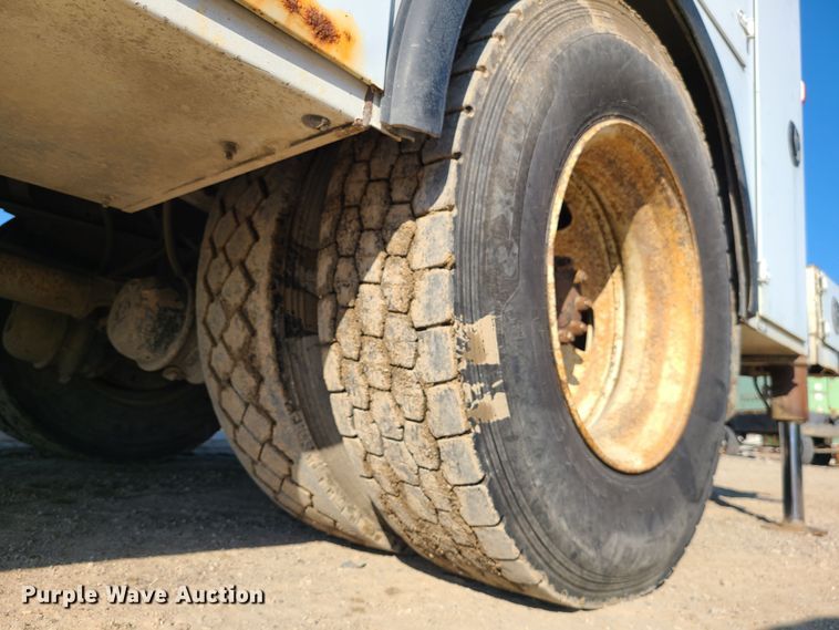 image for item MG9699 2007 Ford F750 Super Duty  utility / service truck