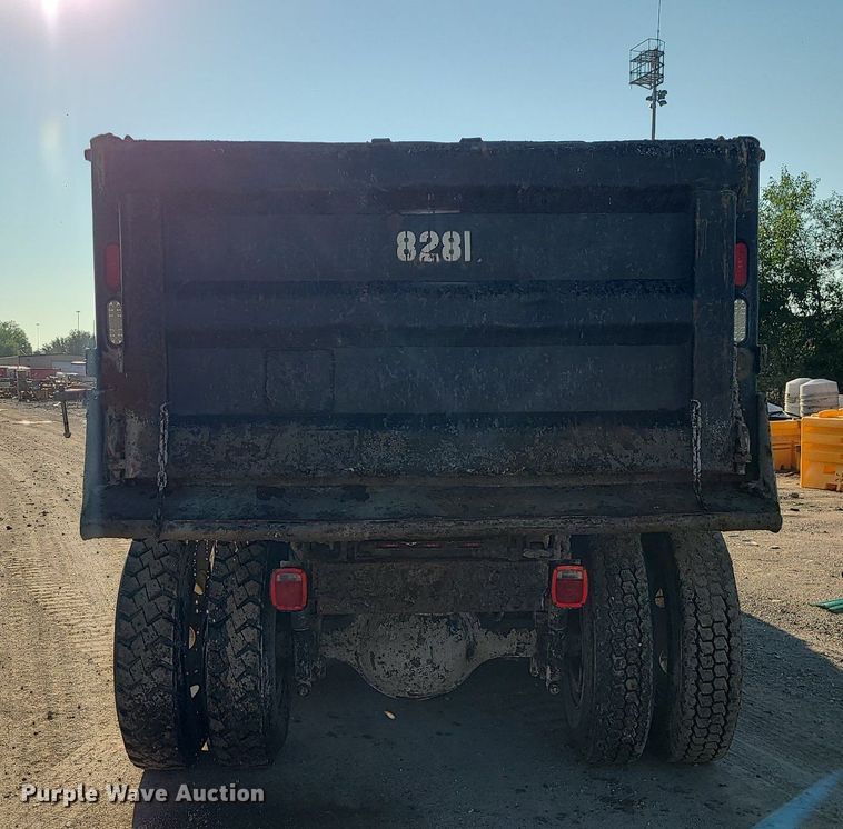 image for item MG9701 2005 Sterling L-Line  dump truck