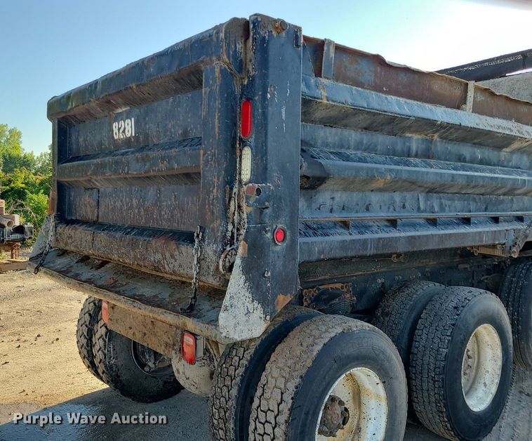 image for item MG9701 2005 Sterling L-Line  dump truck