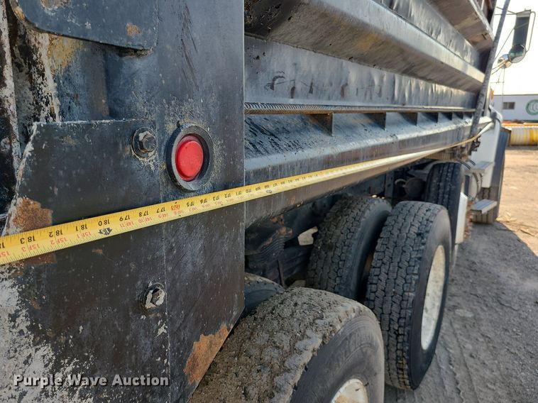 image for item MG9701 2005 Sterling L-Line  dump truck