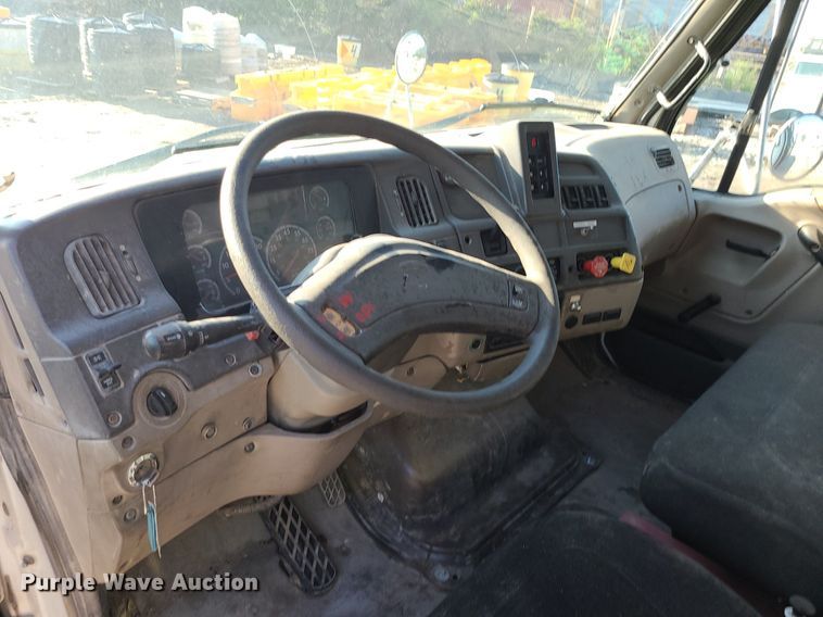 image for item MG9701 2005 Sterling L-Line  dump truck