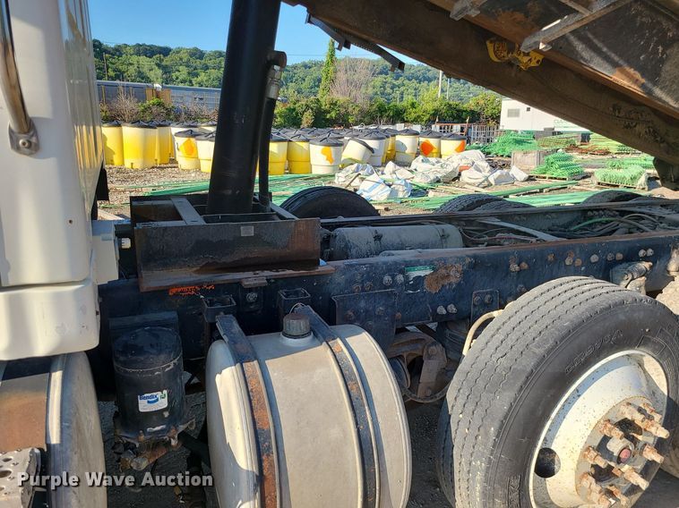 image for item MG9701 2005 Sterling L-Line  dump truck