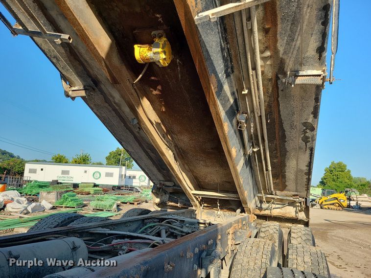 image for item MG9701 2005 Sterling L-Line  dump truck