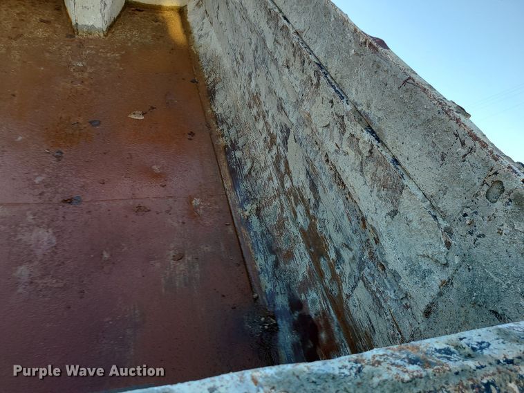 image for item MG9701 2005 Sterling L-Line  dump truck