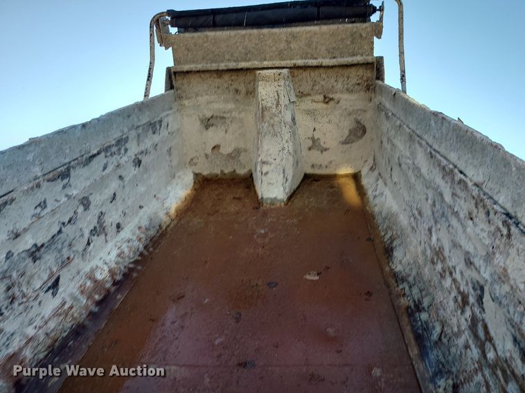 image for item MG9701 2005 Sterling L-Line  dump truck