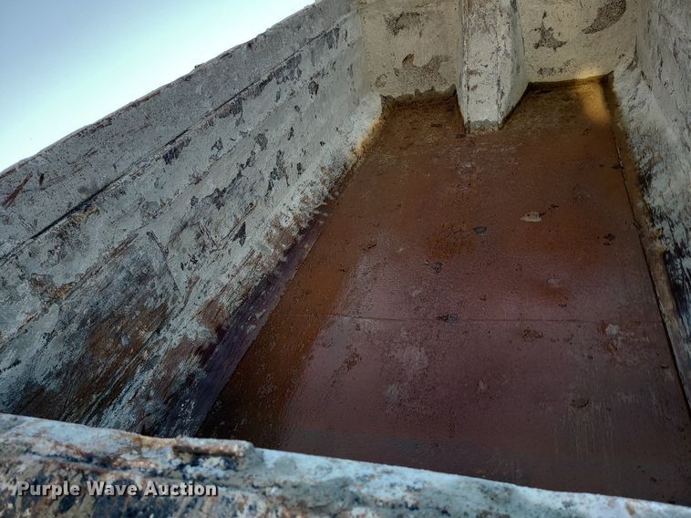 image for item MG9701 2005 Sterling L-Line  dump truck