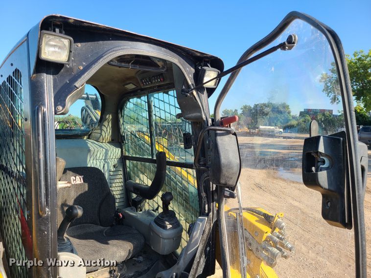 image for item MG9702 2013 Caterpillar 289C2  tracked skid steer loader