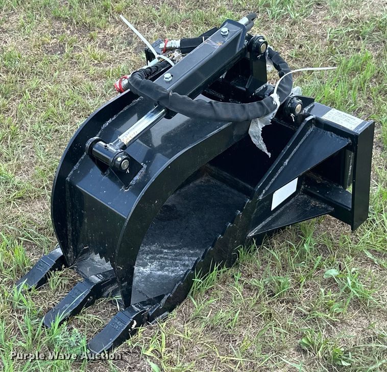 image for item ML9037 2021 Titan Attachments TSTGRAP  skid steer grapple bucket