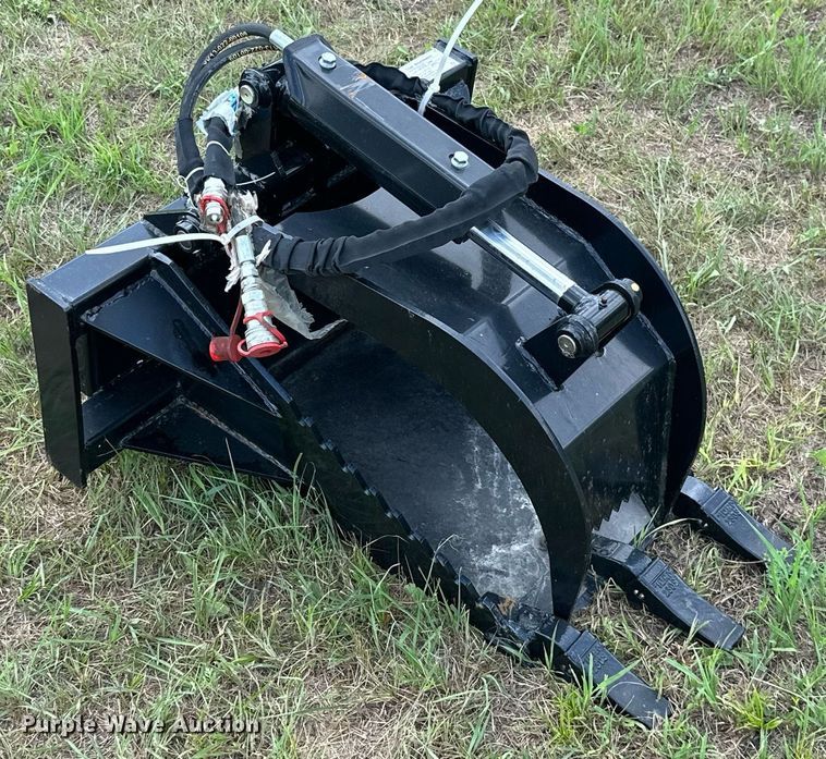 image for item ML9037 2021 Titan Attachments TSTGRAP  skid steer grapple bucket