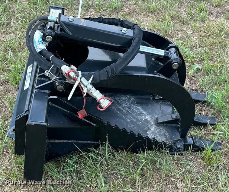 image for item ML9037 2021 Titan Attachments TSTGRAP  skid steer grapple bucket