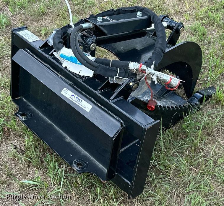 image for item ML9037 2021 Titan Attachments TSTGRAP  skid steer grapple bucket