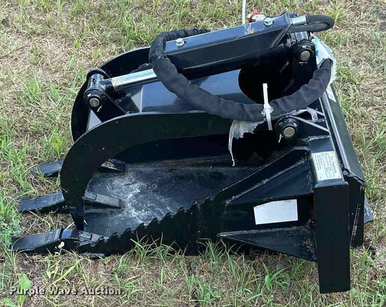 image for item ML9037 2021 Titan Attachments TSTGRAP  skid steer grapple bucket
