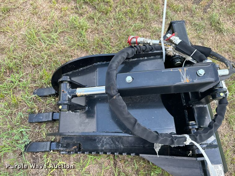 image for item ML9037 2021 Titan Attachments TSTGRAP  skid steer grapple bucket