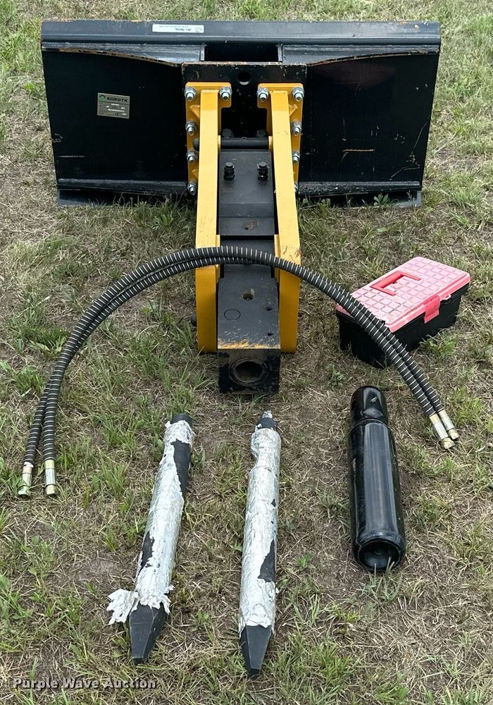 image for item ML9046 2023 Agrotk SSHH680  skid steer breaker