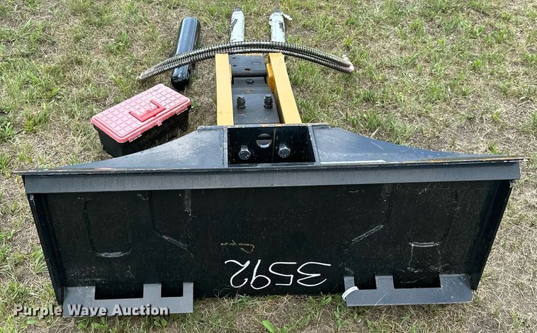 image for item ML9046 2023 Agrotk SSHH680  skid steer breaker