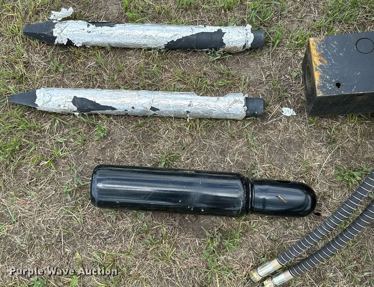 image for item ML9046 2023 Agrotk SSHH680  skid steer breaker