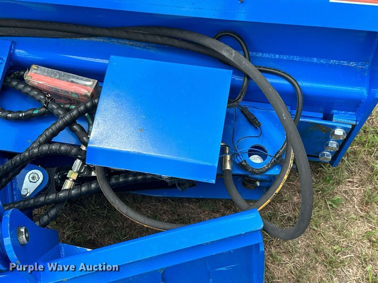 image for item ML9060 2023 TopCat SSSG72  skid steer grader