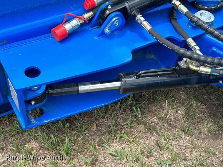 image for item ML9060 2023 TopCat SSSG72  skid steer grader