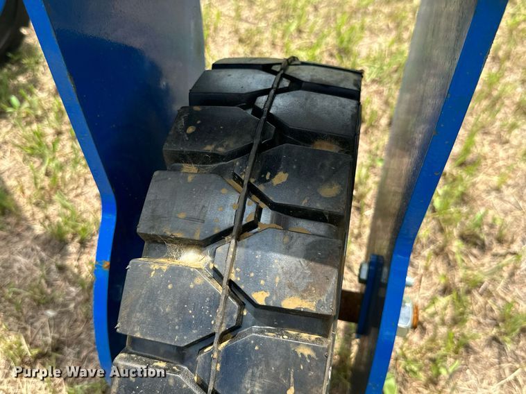 image for item ML9060 2023 TopCat SSSG72  skid steer grader