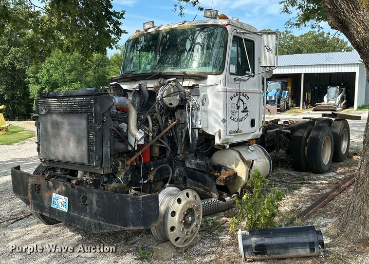 image for item ML9065 1998 Mack CH613  dump truck