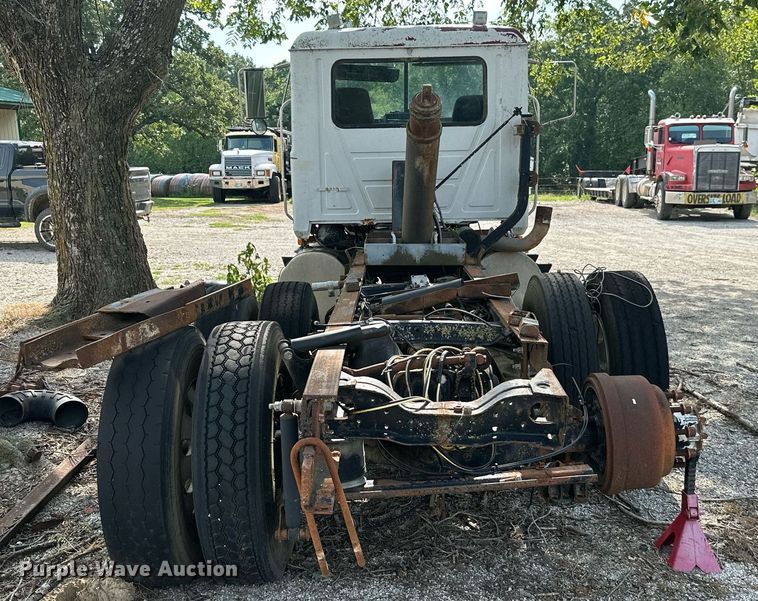 image for item ML9065 1998 Mack CH613  dump truck