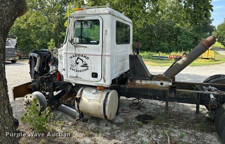 image for item ML9065 1998 Mack CH613  dump truck