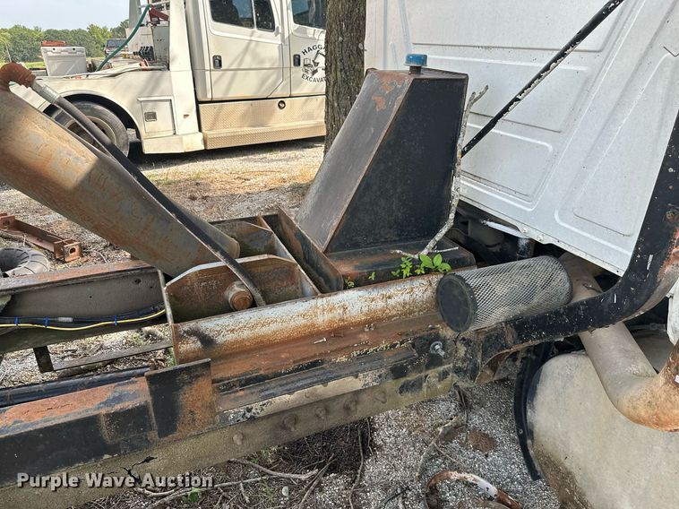 image for item ML9065 1998 Mack CH613  dump truck