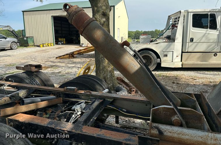 image for item ML9065 1998 Mack CH613  dump truck