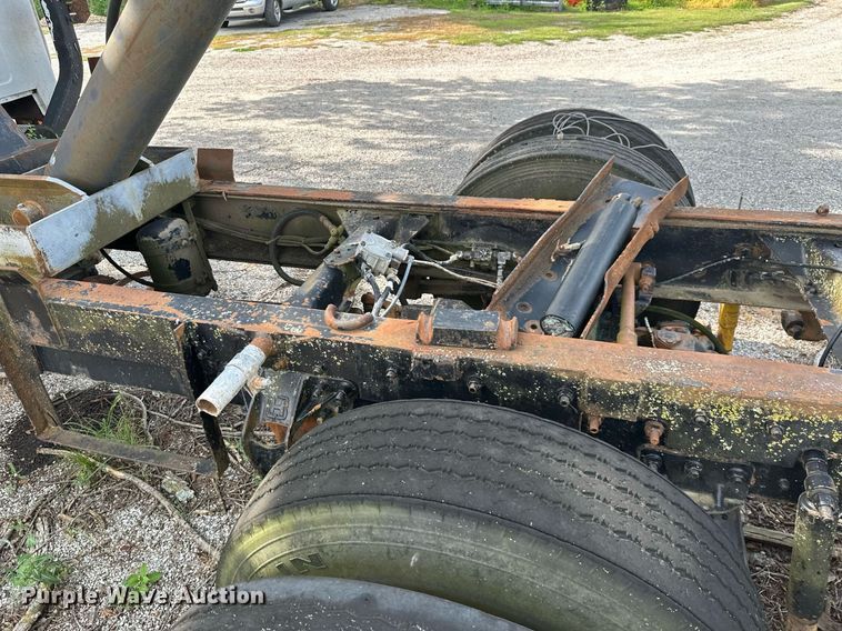 image for item ML9065 1998 Mack CH613  dump truck