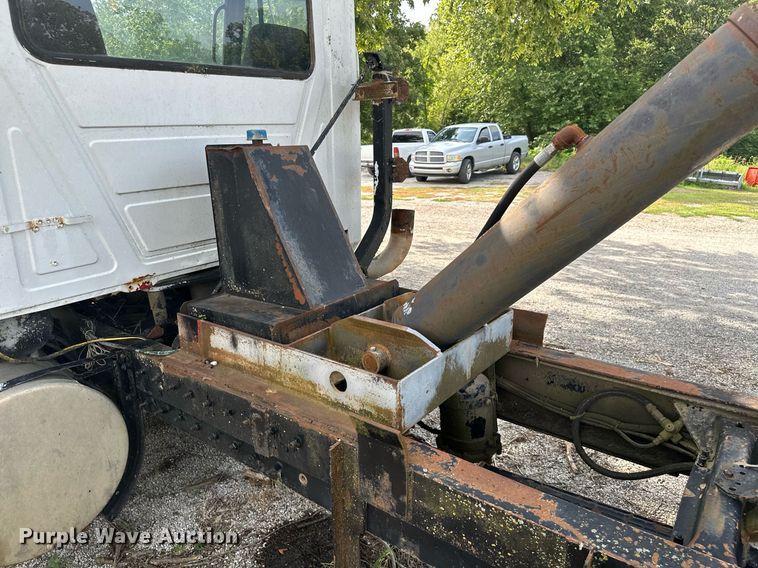 image for item ML9065 1998 Mack CH613  dump truck