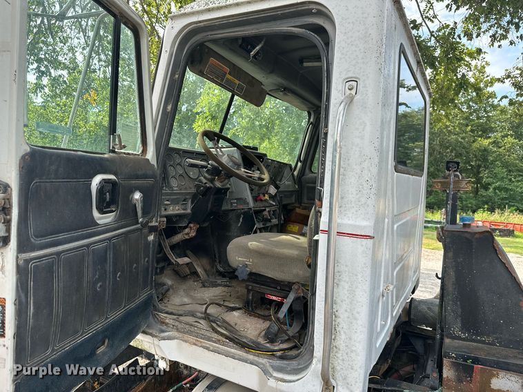 image for item ML9065 1998 Mack CH613  dump truck