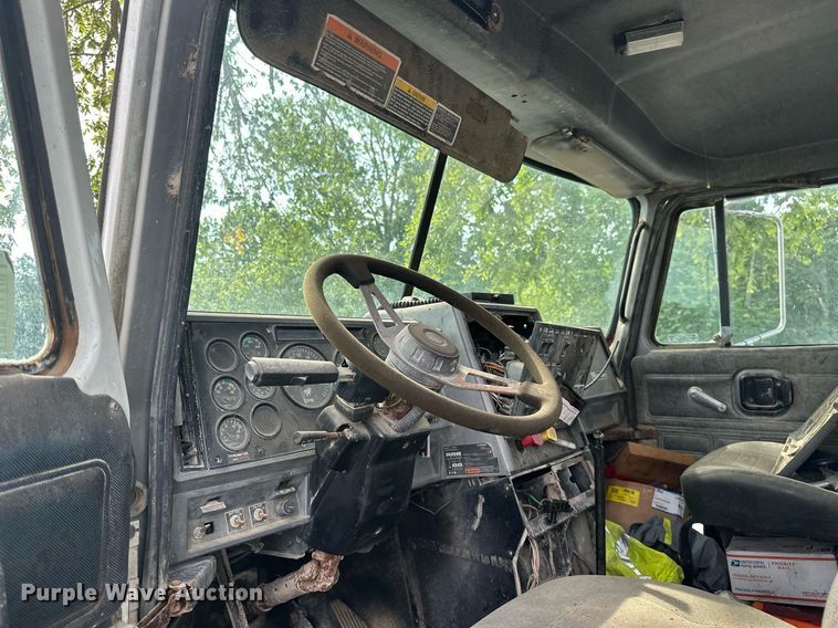 image for item ML9065 1998 Mack CH613  dump truck