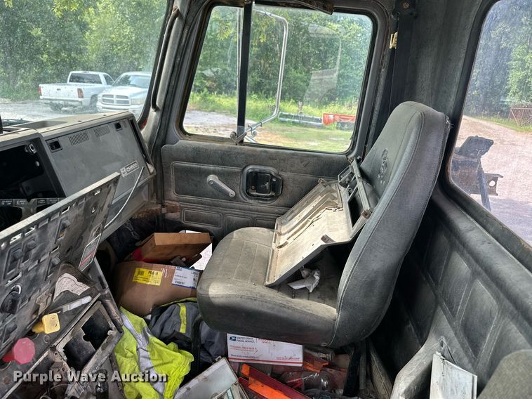 image for item ML9065 1998 Mack CH613  dump truck