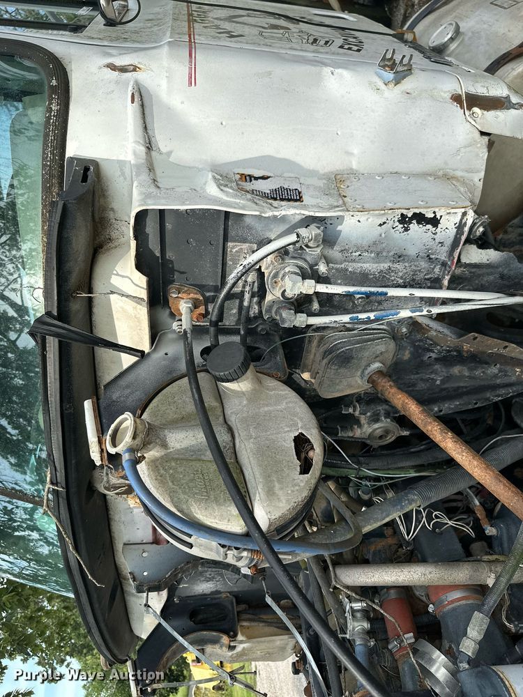 image for item ML9065 1998 Mack CH613  dump truck