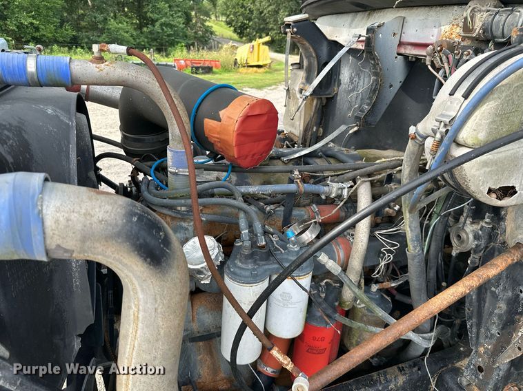 image for item ML9065 1998 Mack CH613  dump truck