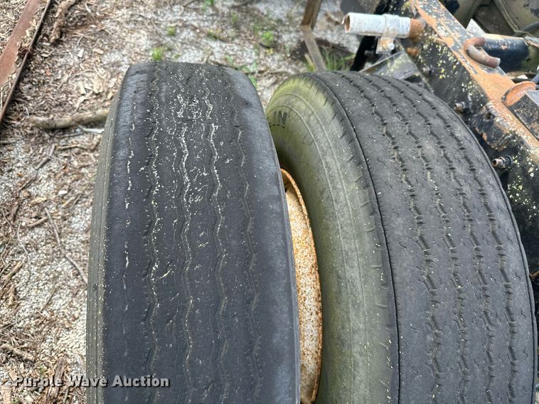 image for item ML9065 1998 Mack CH613  dump truck