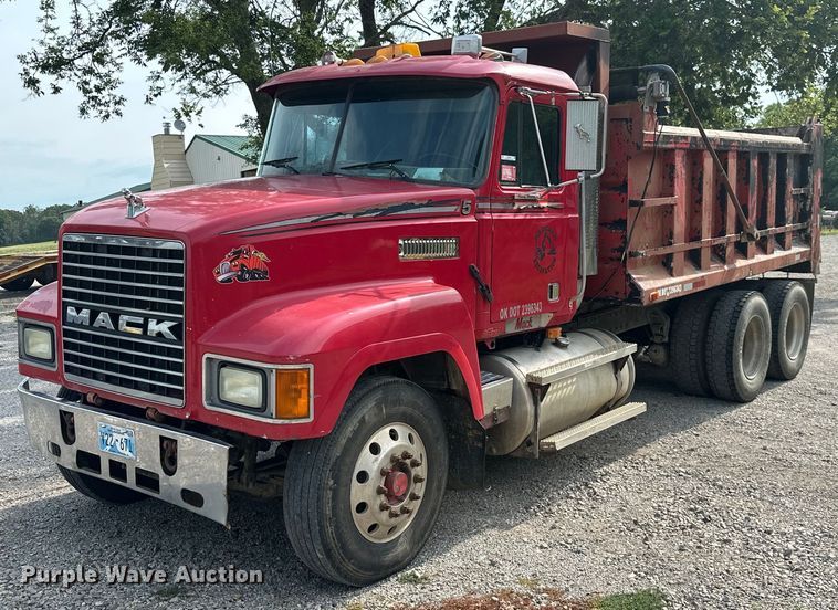 image for item ML9066 2002 Mack CH60  dump truck