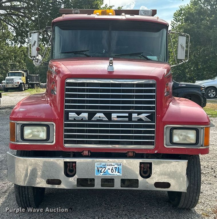image for item ML9066 2002 Mack CH60  dump truck