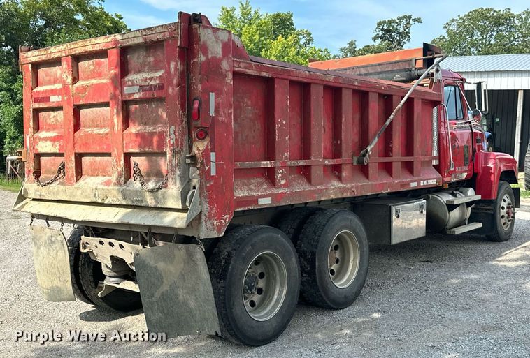 image for item ML9066 2002 Mack CH60  dump truck