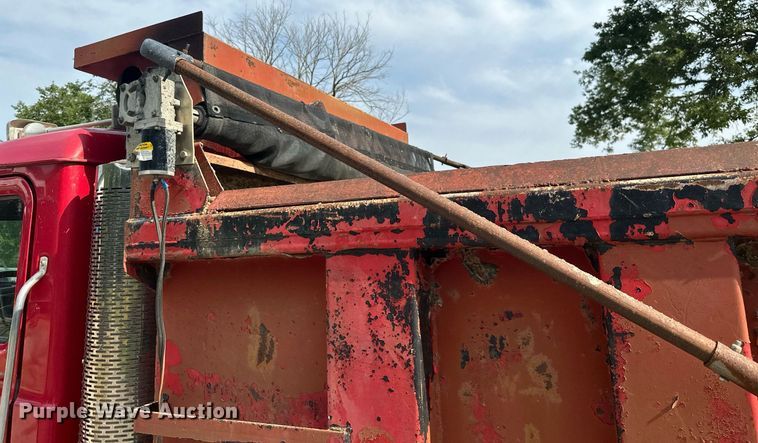 image for item ML9066 2002 Mack CH60  dump truck