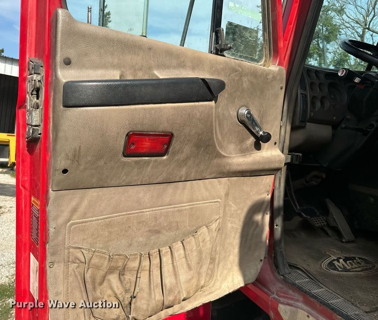 image for item ML9066 2002 Mack CH60  dump truck